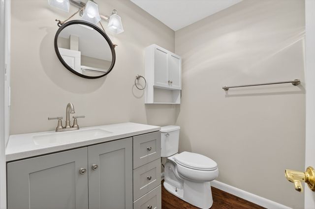 1 Melville Ct B, Bourne, MA 02559