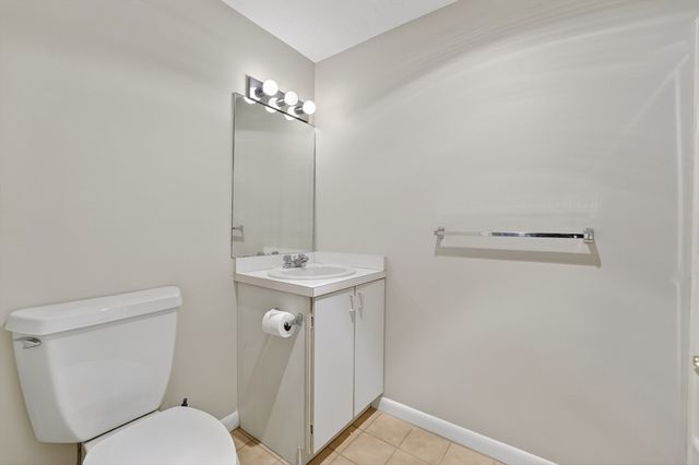 1 Melville Ct B, Bourne, MA 02559