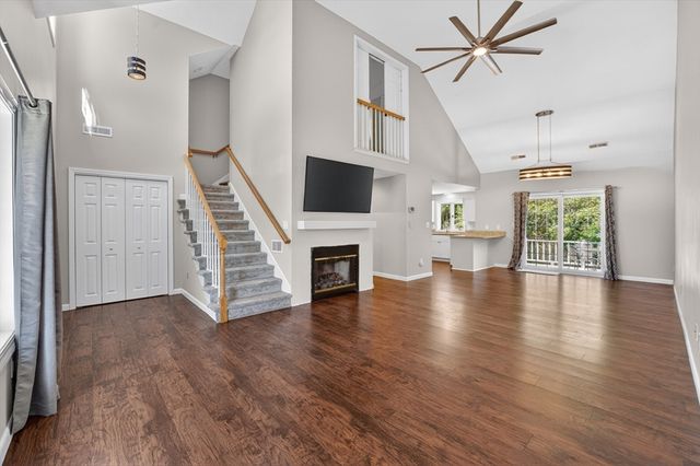 1 Melville Ct B, Bourne, MA 02559