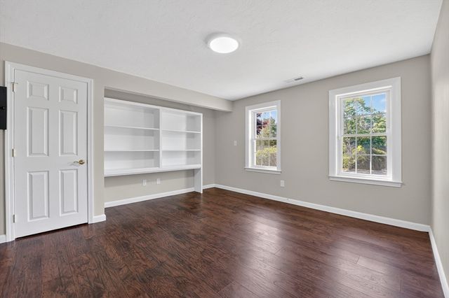 1 Melville Ct B, Bourne, MA 02559
