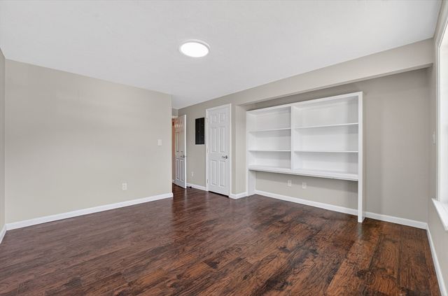 1 Melville Ct B, Bourne, MA 02559