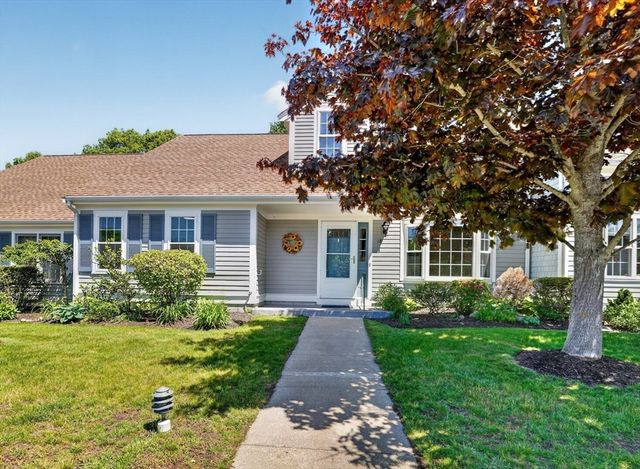 1 Melville Ct B, Bourne, MA 02559