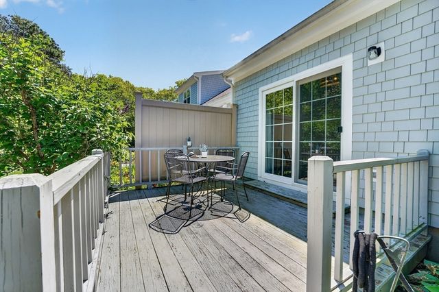 1 Melville Ct B, Bourne, MA 02559