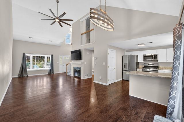 1 Melville Ct B, Bourne, MA 02559