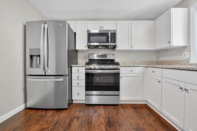 1 Melville Ct B, Bourne, MA 02559