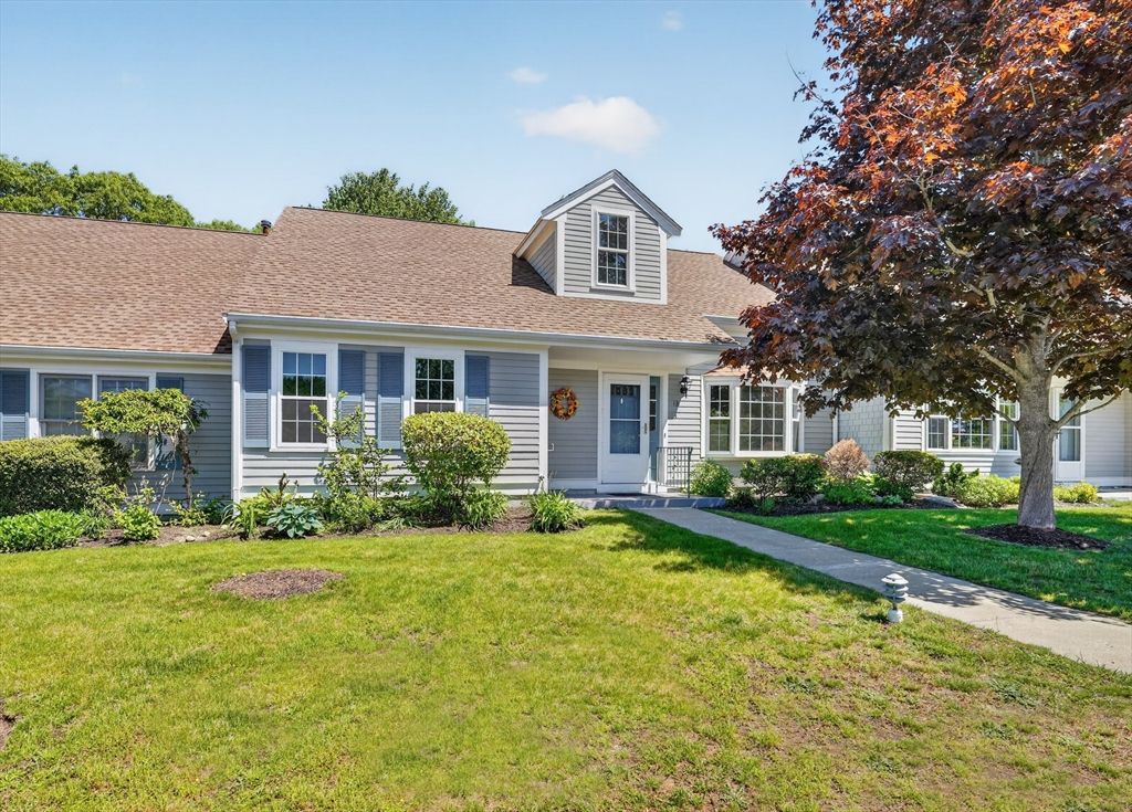 1 Melville Ct B, Bourne, MA 02559
