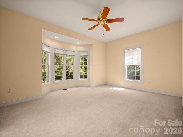 90 Dunroy Drive, Hendersonville, NC 28739