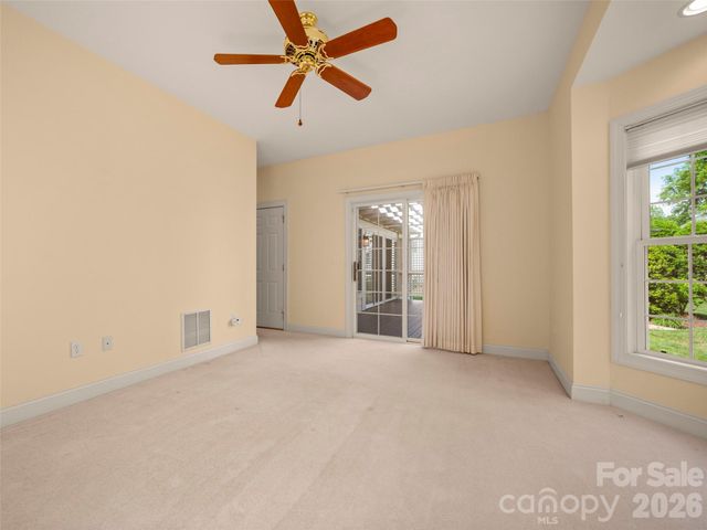90 Dunroy Drive, Hendersonville, NC 28739