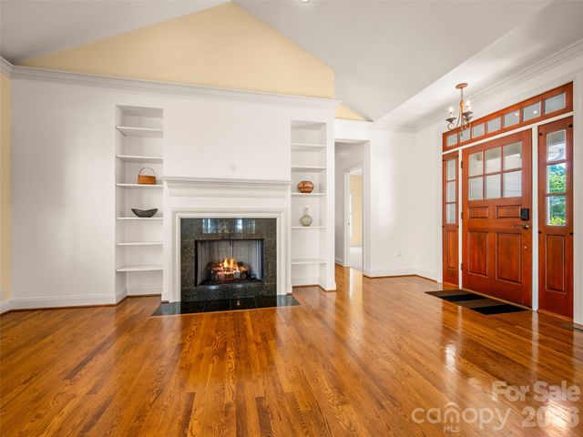 90 Dunroy Drive, Hendersonville, NC 28739