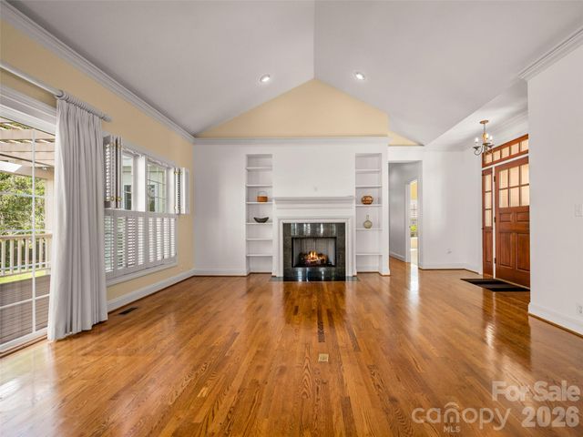 90 Dunroy Drive, Hendersonville, NC 28739