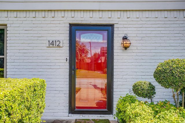 1412 Palmnold Circle E, Fort Worth, TX 76120