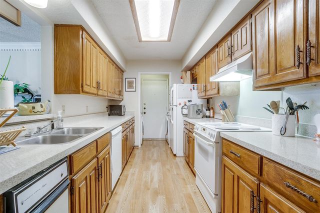 1412 Palmnold Circle E, Fort Worth, TX 76120