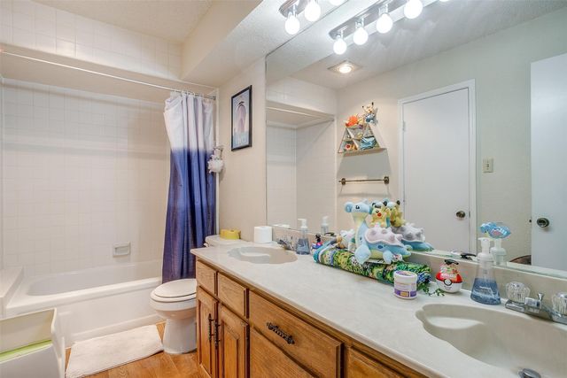 1412 Palmnold Circle E, Fort Worth, TX 76120