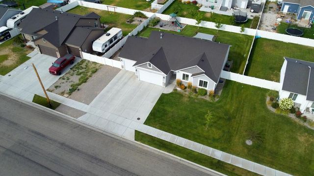 3903 N Livingston Avenue, Idaho Falls, ID 83401