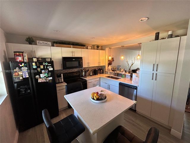 200 Gate Rd 207, Hollywood, FL 33024