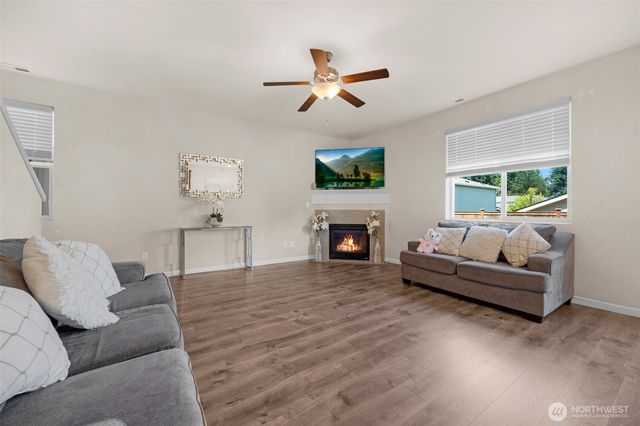5733 86th Drive NE, Marysville, WA 98270