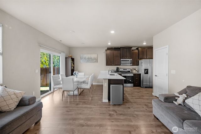5733 86th Drive NE, Marysville, WA 98270