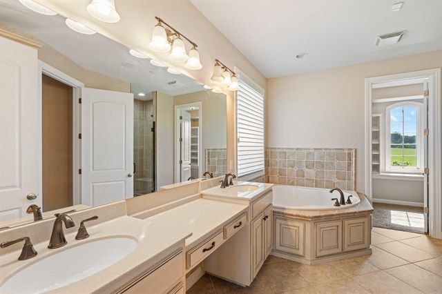17153 BUCK RUN CT, Boonville, MO 65233