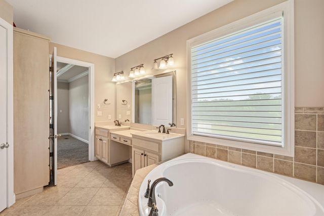 17153 BUCK RUN CT, Boonville, MO 65233