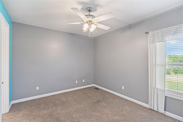 17153 BUCK RUN CT, Boonville, MO 65233