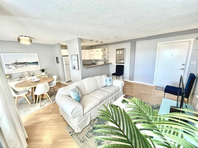 3315 58TH AVENUE S 304, St Petersburg, FL 33712