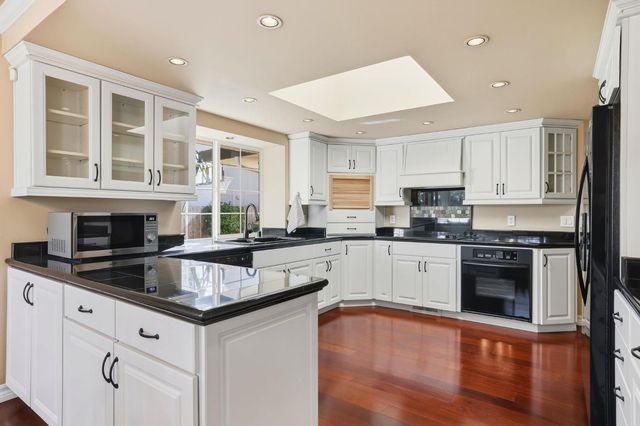 1041 Elmwood Ct, El Dorado Hills, CA 95762