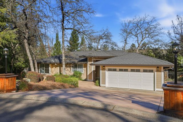 1041 Elmwood Ct, El Dorado Hills, CA 95762