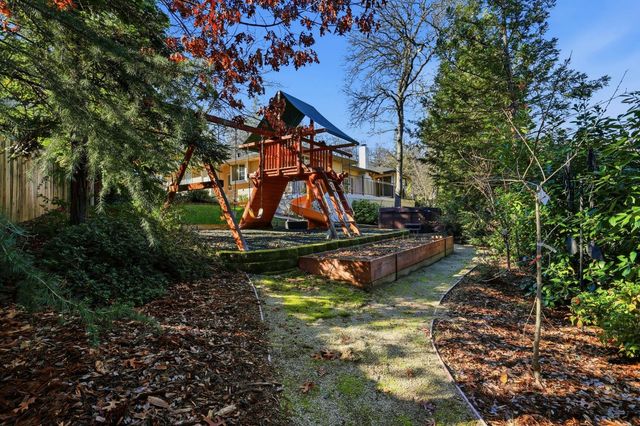 1041 Elmwood Ct, El Dorado Hills, CA 95762