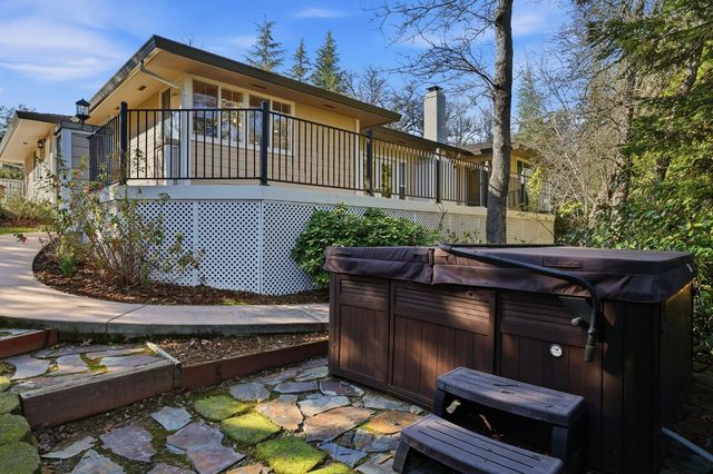 1041 Elmwood Ct, El Dorado Hills, CA 95762