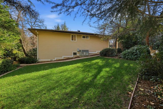 1041 Elmwood Ct, El Dorado Hills, CA 95762