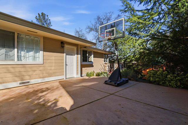 1041 Elmwood Ct, El Dorado Hills, CA 95762