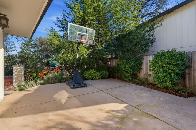 1041 Elmwood Ct, El Dorado Hills, CA 95762