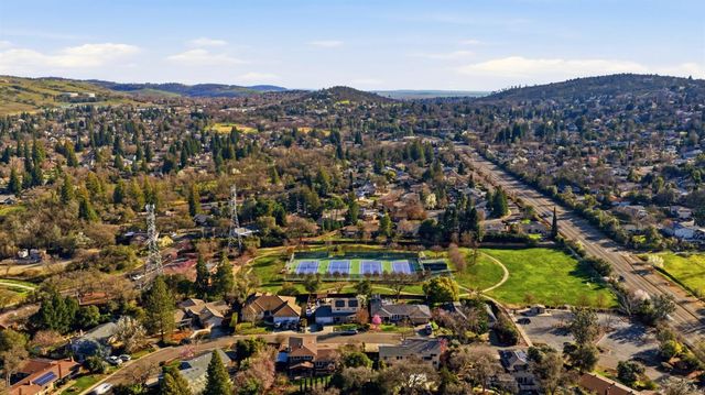 1041 Elmwood Ct, El Dorado Hills, CA 95762