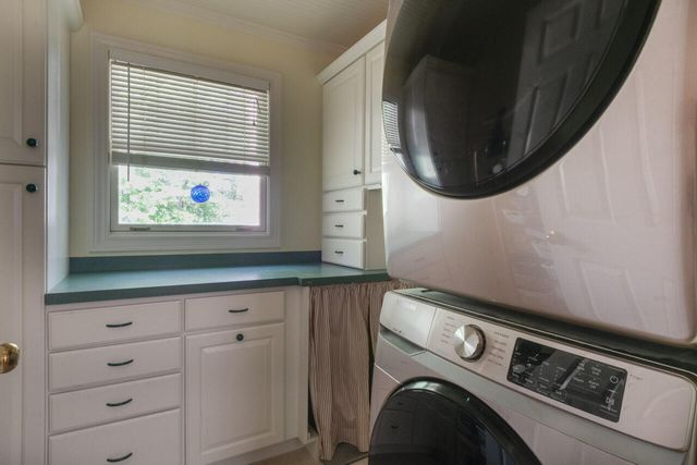 6281 Rose Arbour Avenue, Kalamazoo, MI 49009