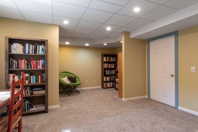 6281 Rose Arbour Avenue, Kalamazoo, MI 49009