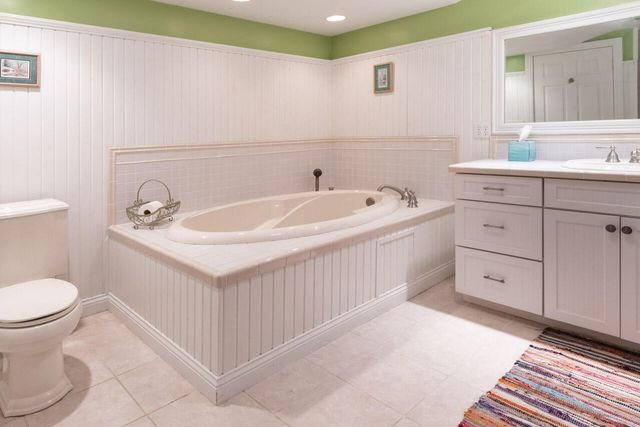 6281 Rose Arbour Avenue, Kalamazoo, MI 49009