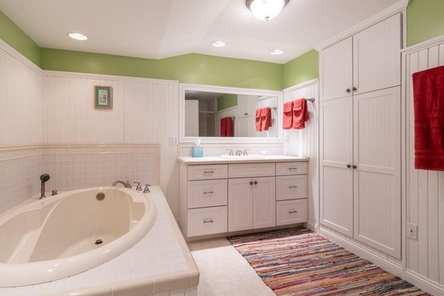 6281 Rose Arbour Avenue, Kalamazoo, MI 49009