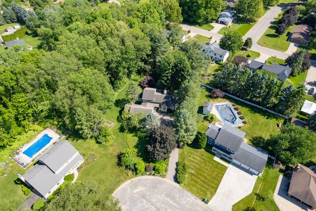 6281 Rose Arbour Avenue, Kalamazoo, MI 49009