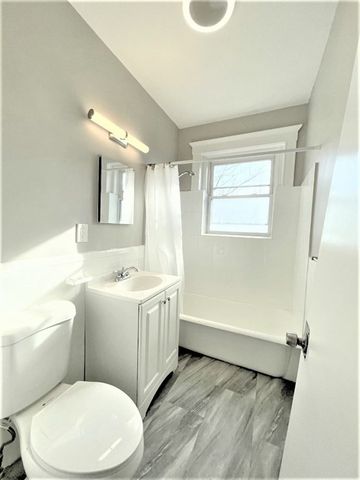 15 Huss Ct 304, Lynn, MA 01905