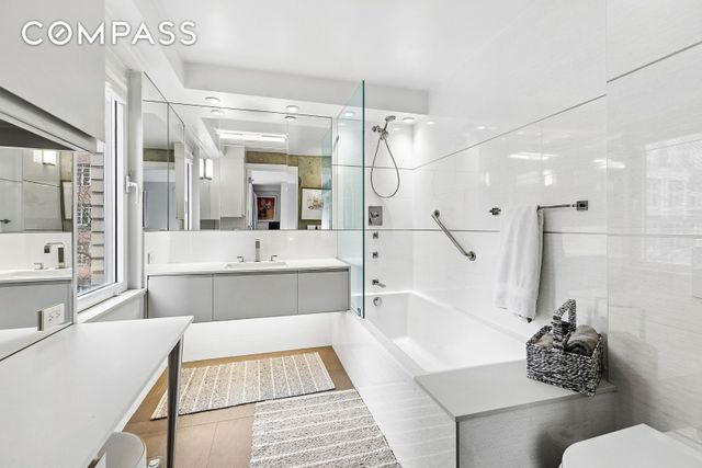 1065 Park Avenue 4BC, New York City, NY 10128