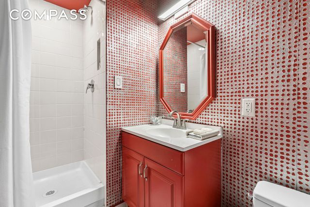 1065 Park Avenue 4BC, New York City, NY 10128