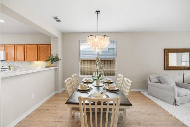 1295 Hawthorne Ln, Lincoln, CA 95648