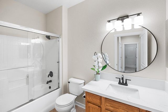 1295 Hawthorne Ln, Lincoln, CA 95648