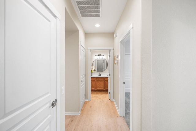 1295 Hawthorne Ln, Lincoln, CA 95648