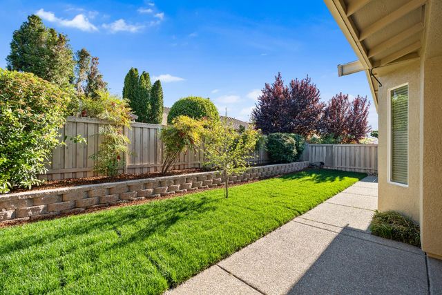 1295 Hawthorne Ln, Lincoln, CA 95648