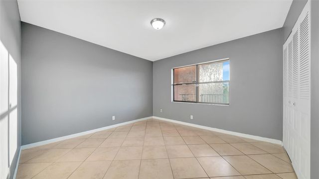 10433 Sunrise Lakes Boulevard 409, Sunrise, FL 33322