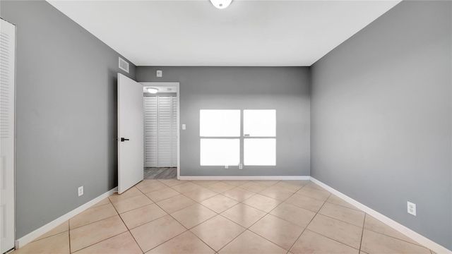 10433 Sunrise Lakes Boulevard 409, Sunrise, FL 33322