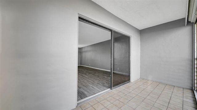 10433 Sunrise Lakes Boulevard 409, Sunrise, FL 33322