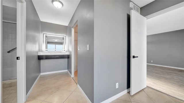 10433 Sunrise Lakes Boulevard 409, Sunrise, FL 33322