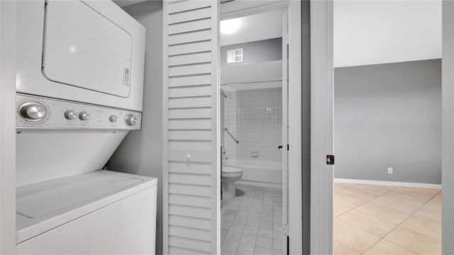 10433 Sunrise Lakes Boulevard 409, Sunrise, FL 33322